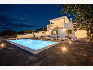 Holiday homes Middle Dalmatian islands,BookNonoFrom 771 €