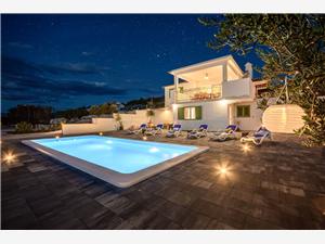 Villa Nono Splitska - island Brac, Remote cottage, Size 60.00 m2, Airline distance to the sea 200 m