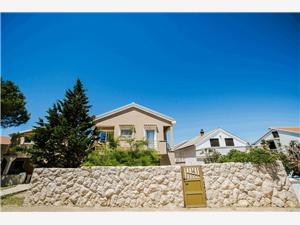 Apartment North Dalmatian islands,BookNikolicFrom 142 €