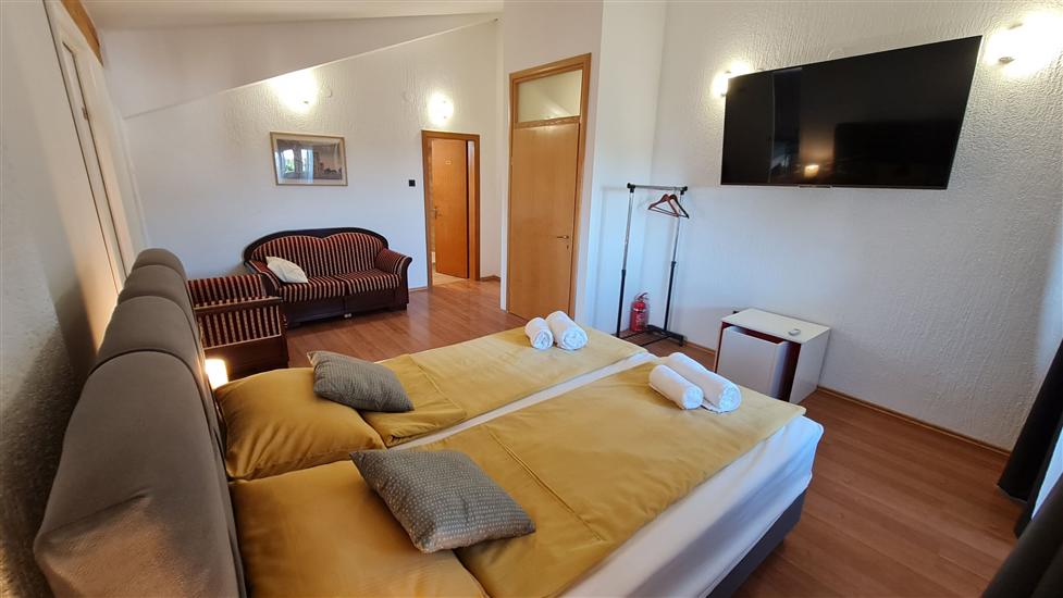 House K1, for 11 persons