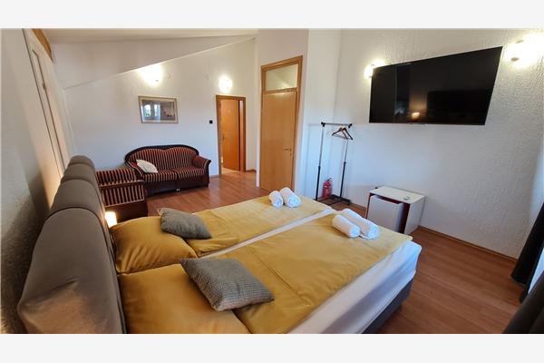 House K1, for 11 persons