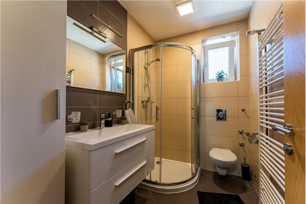 House K1, for 11 persons