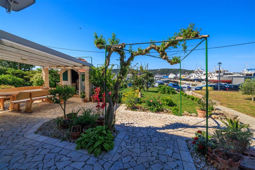 Apartments Near the sea Barbat