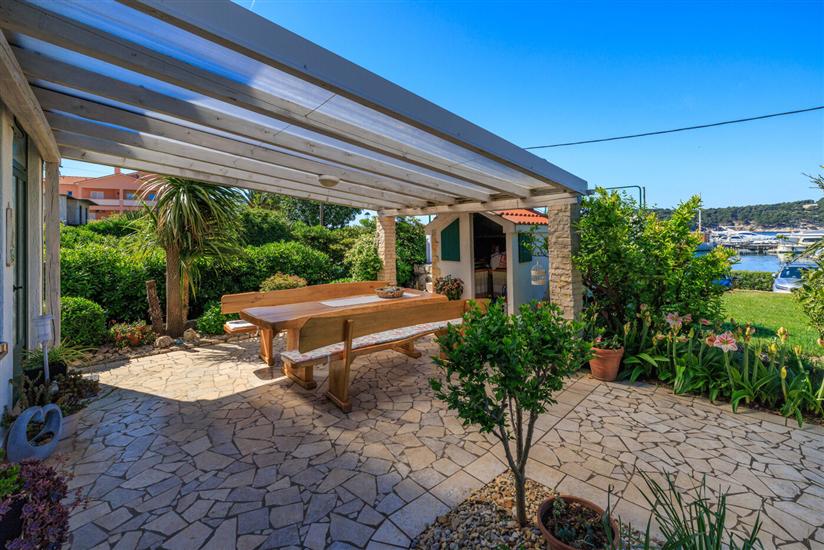 Apartments Near the sea Barbat