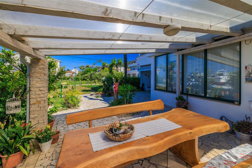 Apartments Near the sea Barbat