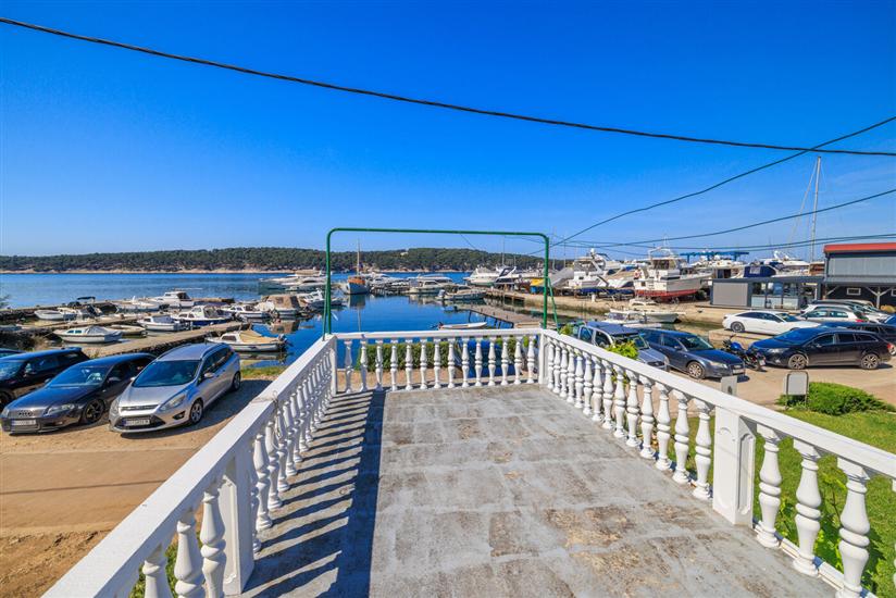 Apartments Near the sea Barbat