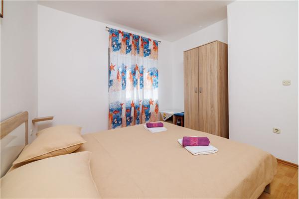 Room S3, for 2 persons