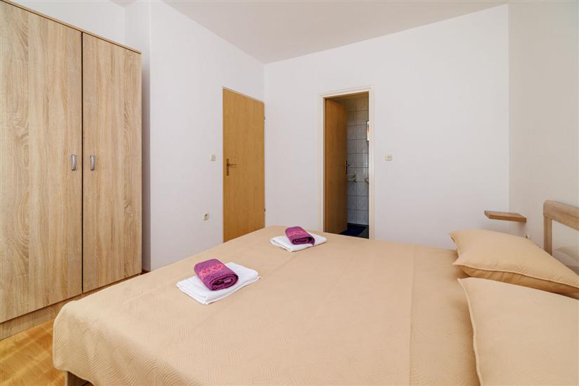 Room S3, for 2 persons