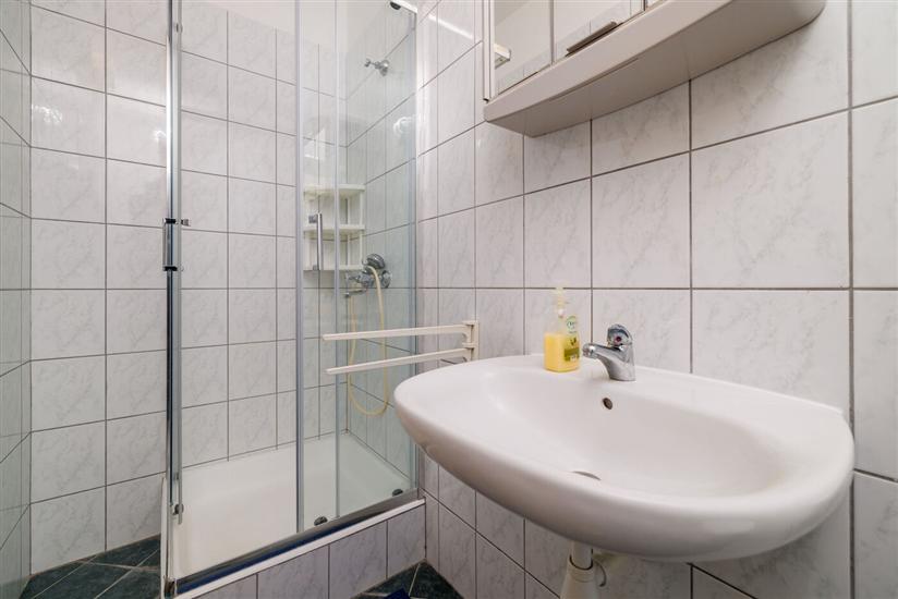 Room S3, for 2 persons