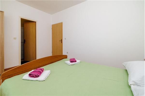 Room S4, for 2 persons
