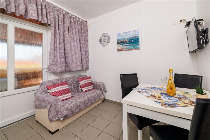 Apartment A4, for 3 persons