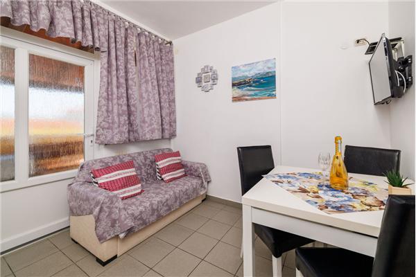 Apartment A4, for 3 persons