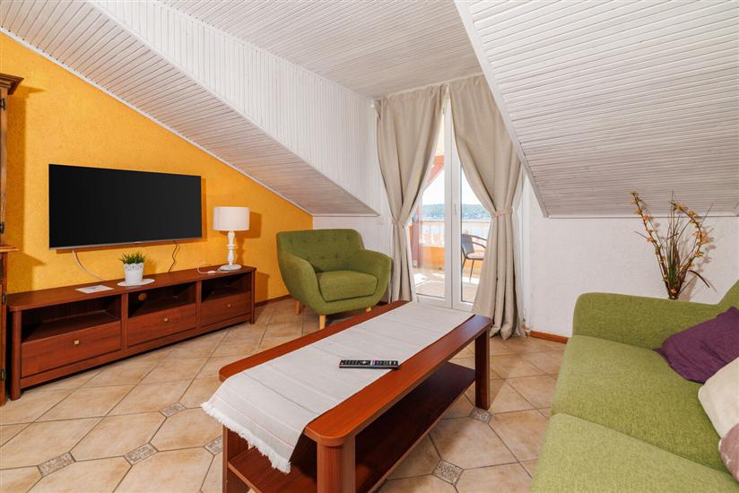 Apartment A1, for 5 persons