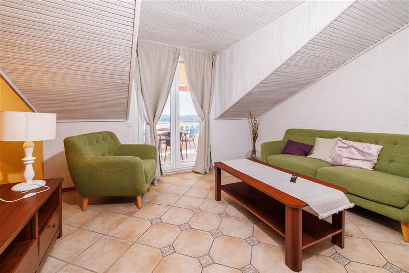 Apartment A1, for 5 persons