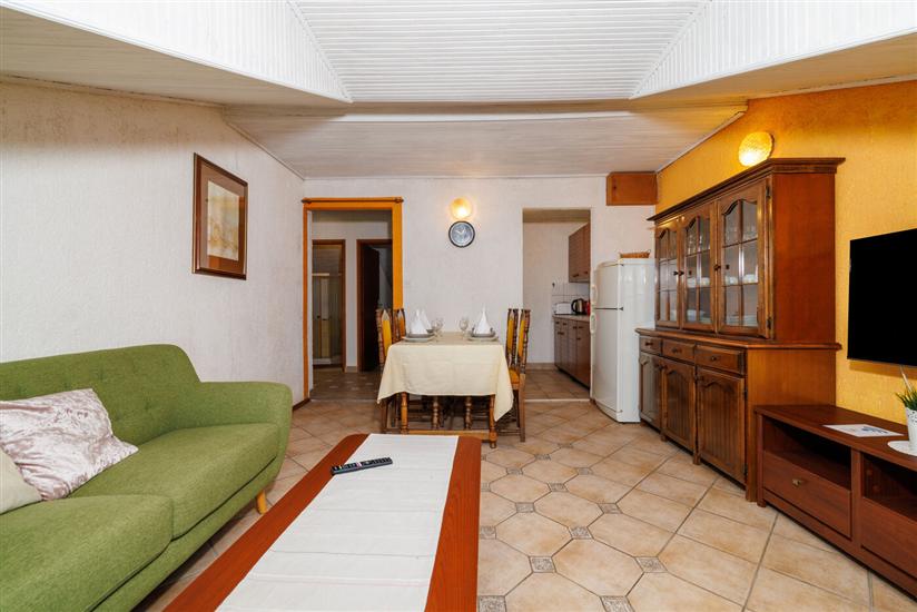 Apartment A1, for 5 persons