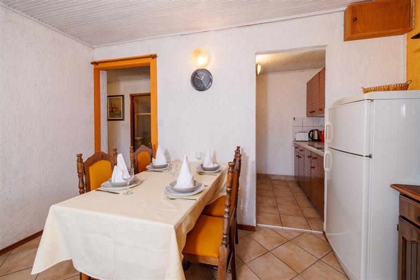 Apartment A1, for 5 persons