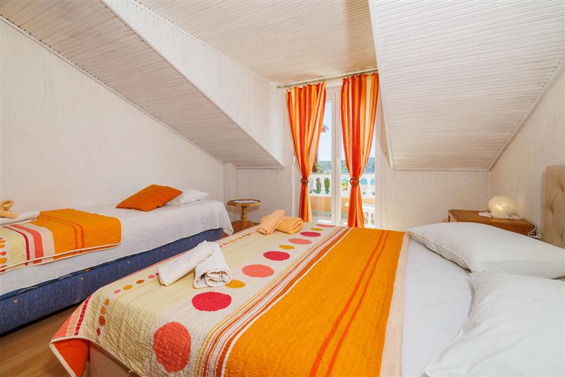 Apartment A1, for 5 persons