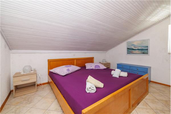 Apartment A1, for 5 persons