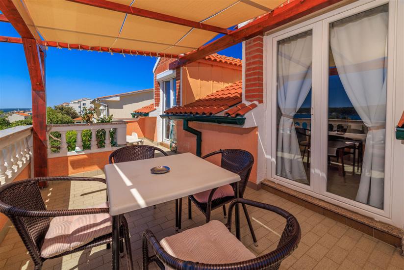 Apartment A1, for 5 persons