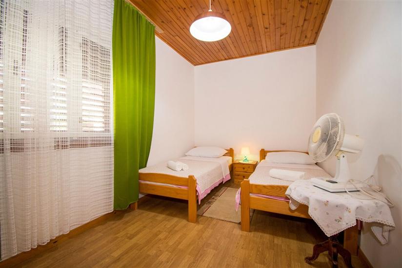 Apartment A1, for 5 persons