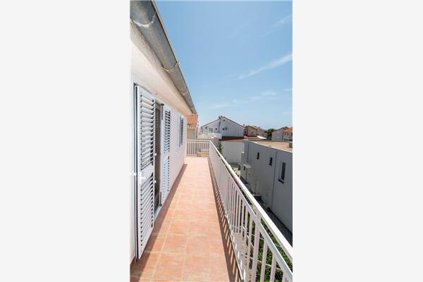 Apartment A2, for 5 persons