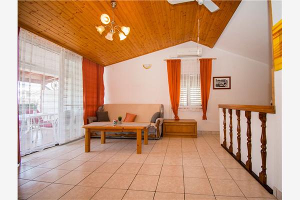 Apartment A2, for 5 persons