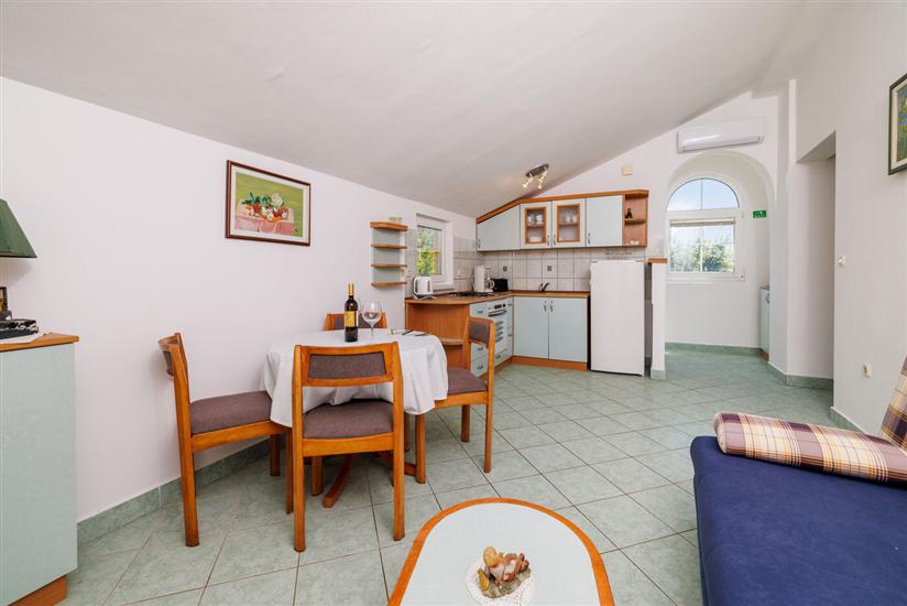 Apartment A4, for 4 persons