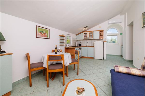 Apartment A4, for 4 persons