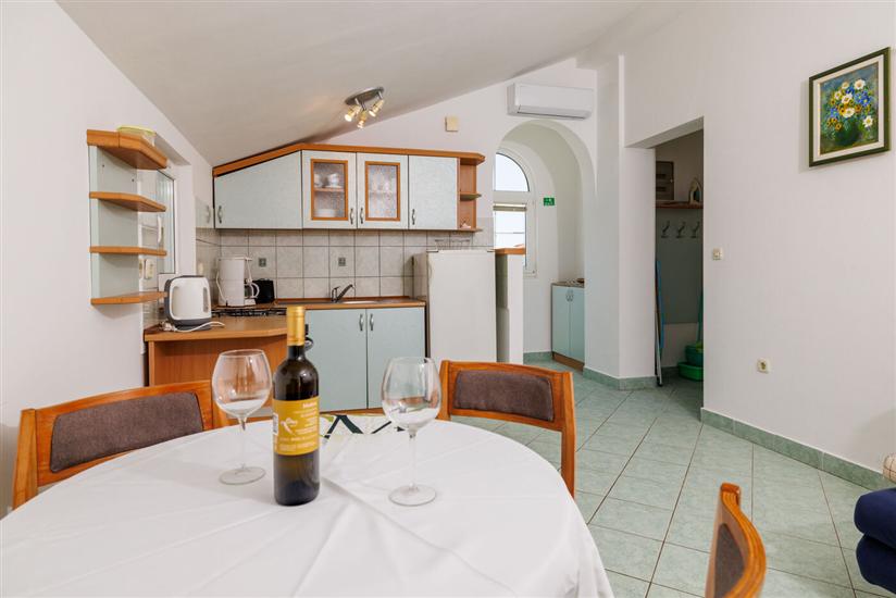 Apartment A4, for 4 persons