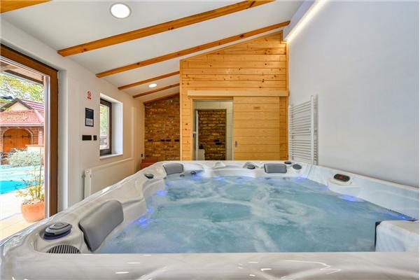 House K1, for 11 persons