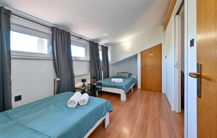 House K1, for 11 persons