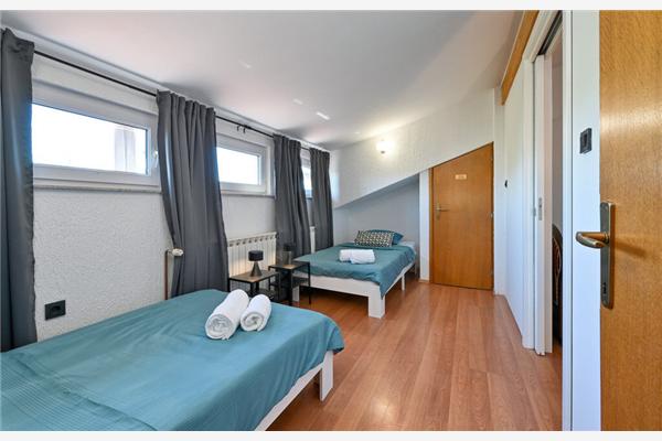 House K1, for 11 persons