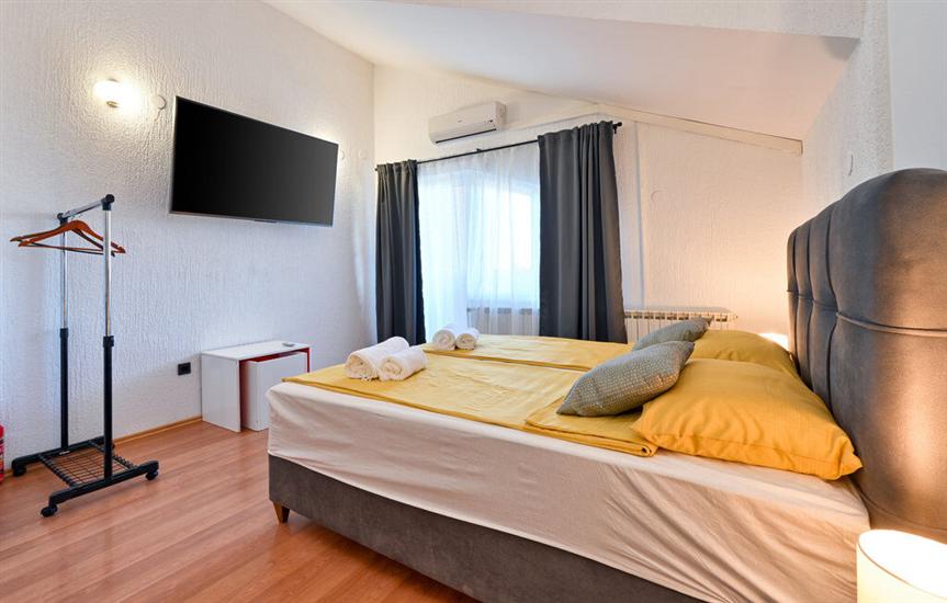 House K1, for 11 persons