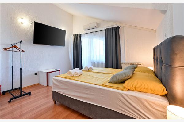 House K1, for 11 persons