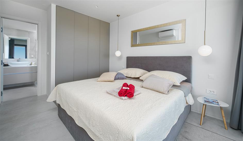 House K1, for 8 persons