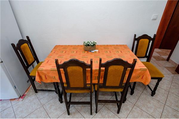 Apartment A1, for 9 persons