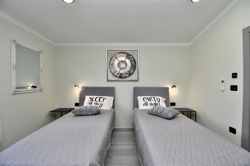 House K1, for 8 persons