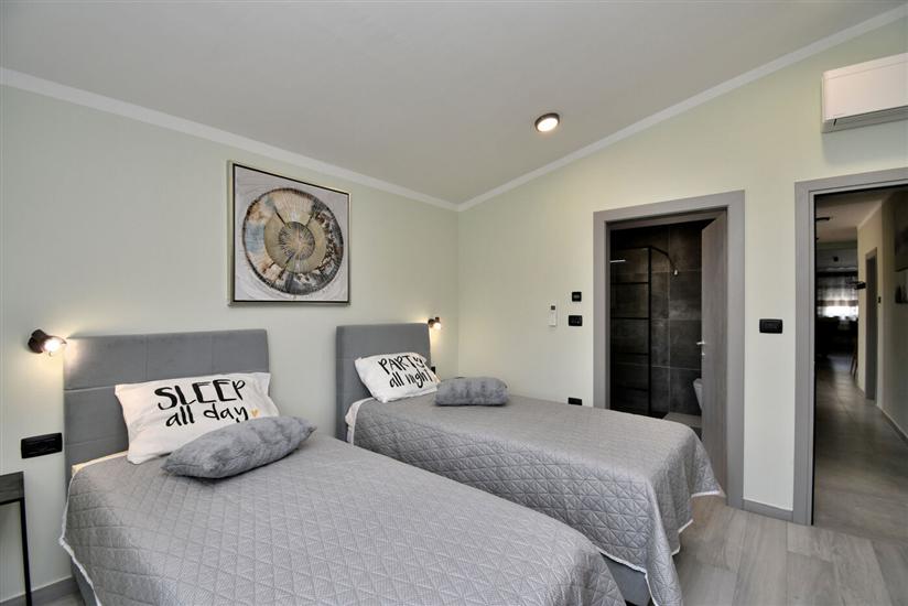 House K1, for 8 persons