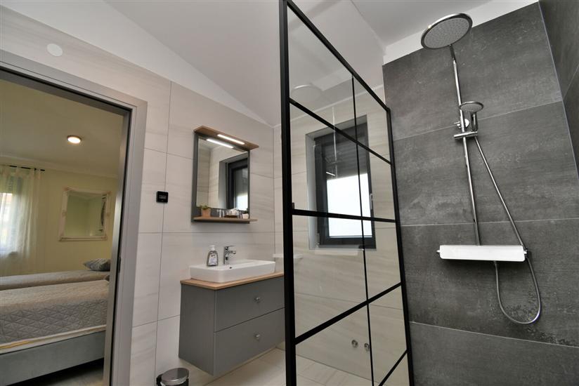 House K1, for 8 persons