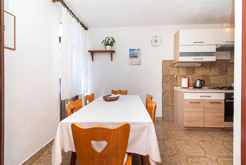 Apartment A1, for 6 persons