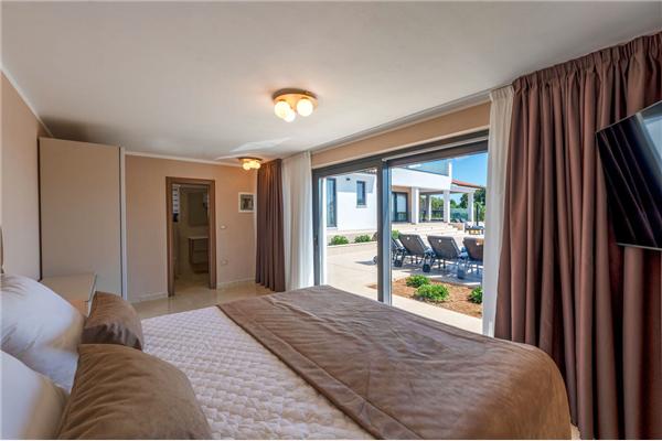 House K1, for 8 persons