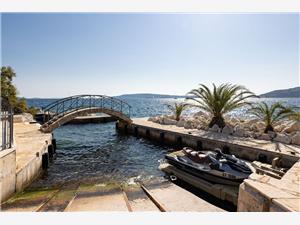 Namestitev z bazenom Split in Riviera Trogir,RezervirajSunsetOd 3771 €