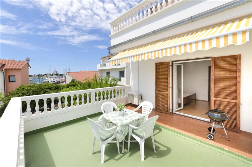 Room S1, for 2 persons