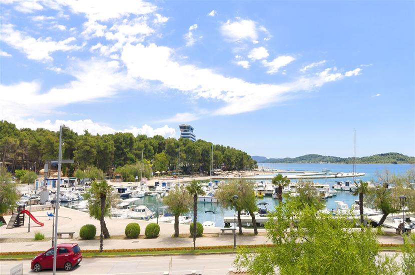 Room S1, for 2 persons