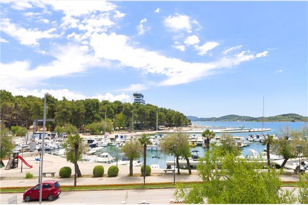 Room S1, for 2 persons