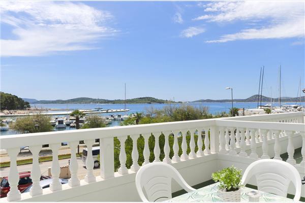 Room S2, for 2 persons