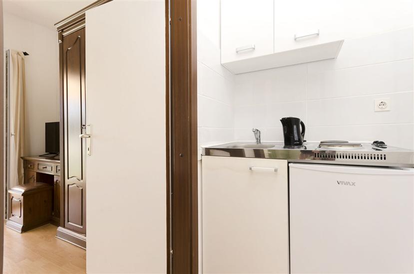 Room S2, for 2 persons