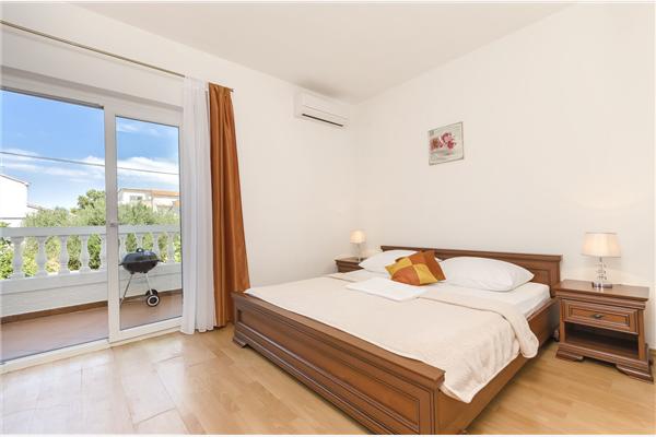 Room S3, for 2 persons