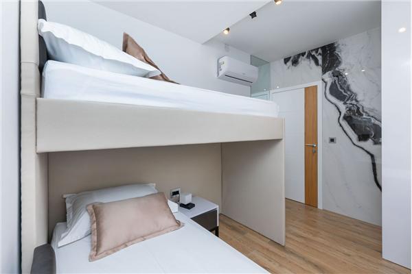 House K1, for 20 persons