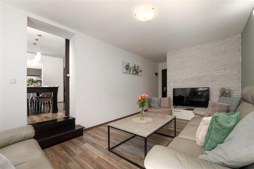 House K1, for 12 persons